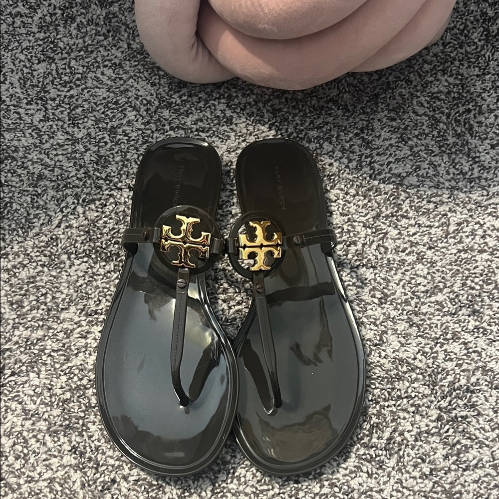 NWOT Tory Burch Brown sandals with Gold Logo, jelly. Sz 10